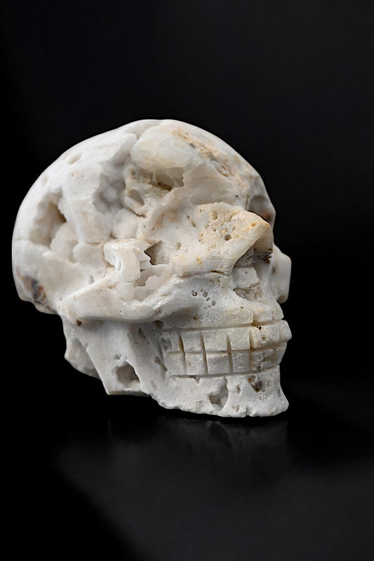 White Spharelite Skull